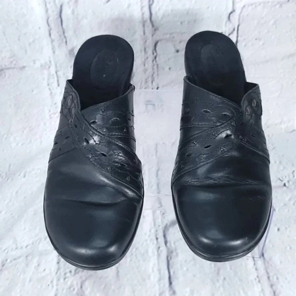 Clarks Bendable Womens Sz 9 Slip On Clogs Mules Black Leather Monochrome Classic - Picture 3 of 10